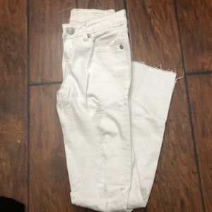 White skinny jeans